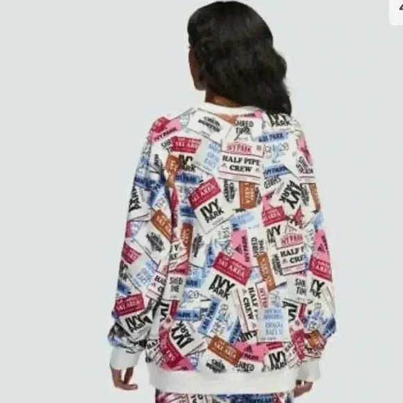 NWT Adidas x Ivy Park Unisex All Gender Ski Tag Crew Sweatshirt Multi XS - Picture 3 of 5